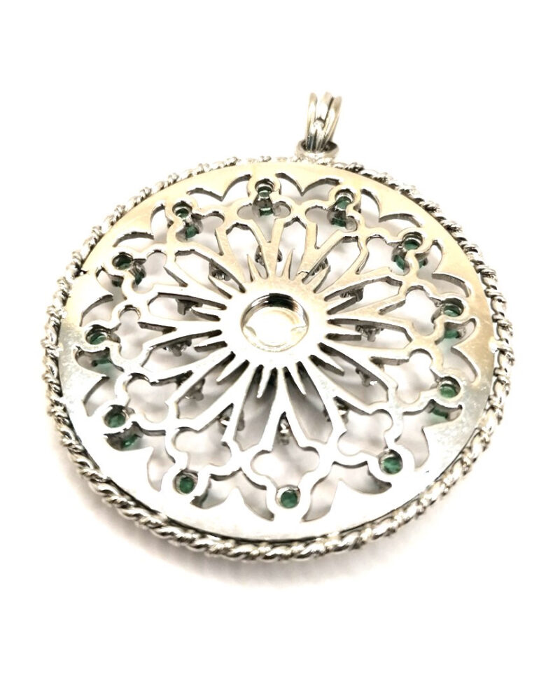 Pendentif rond ancien or blanc diamants émeraudes