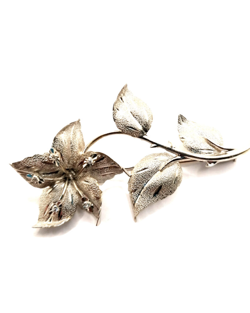 broche fleur or blanc 18 carats